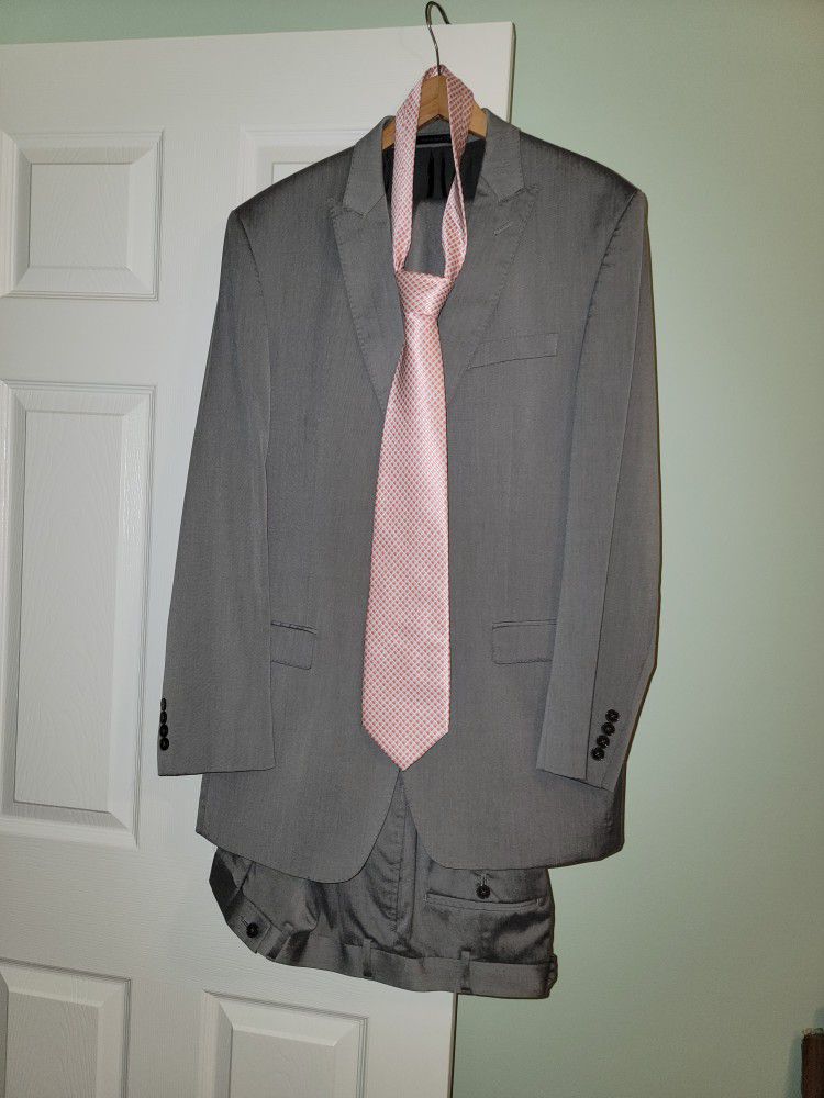 Calvin Klein Men Suit Set In Jacket Size 42 L& Pans 36x30 Includes Free Ck Shirt And Tie