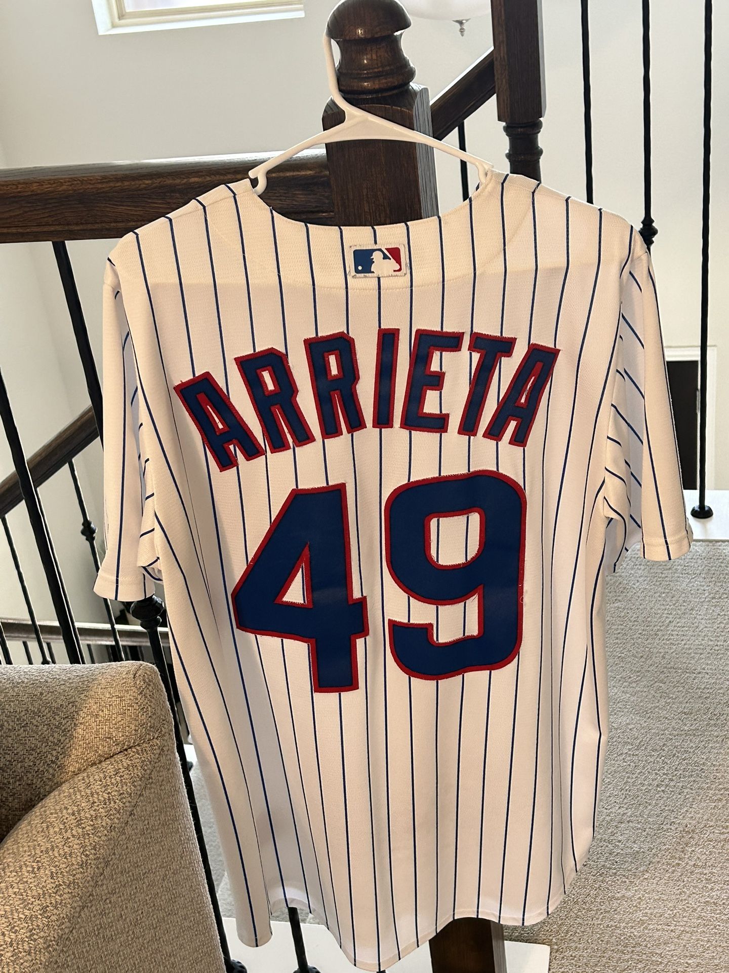 USED MEDIUM CHICAGO CUBS JERSEY