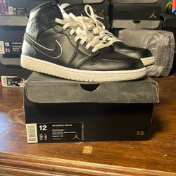 Jordan 1 Mid