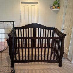 Wood Convertible Crib/ Toddler Bed