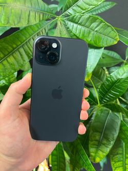 iPhone 15 - Unlocked - 256GB
