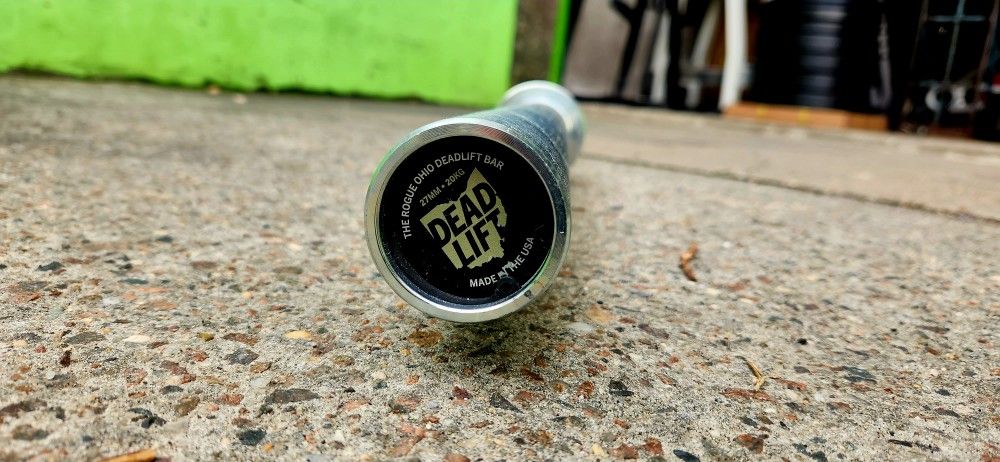 ROGUE OHIO DEADLIFT OLYMPIC BAR POWERLIFTING BARBELL LIKE NEW