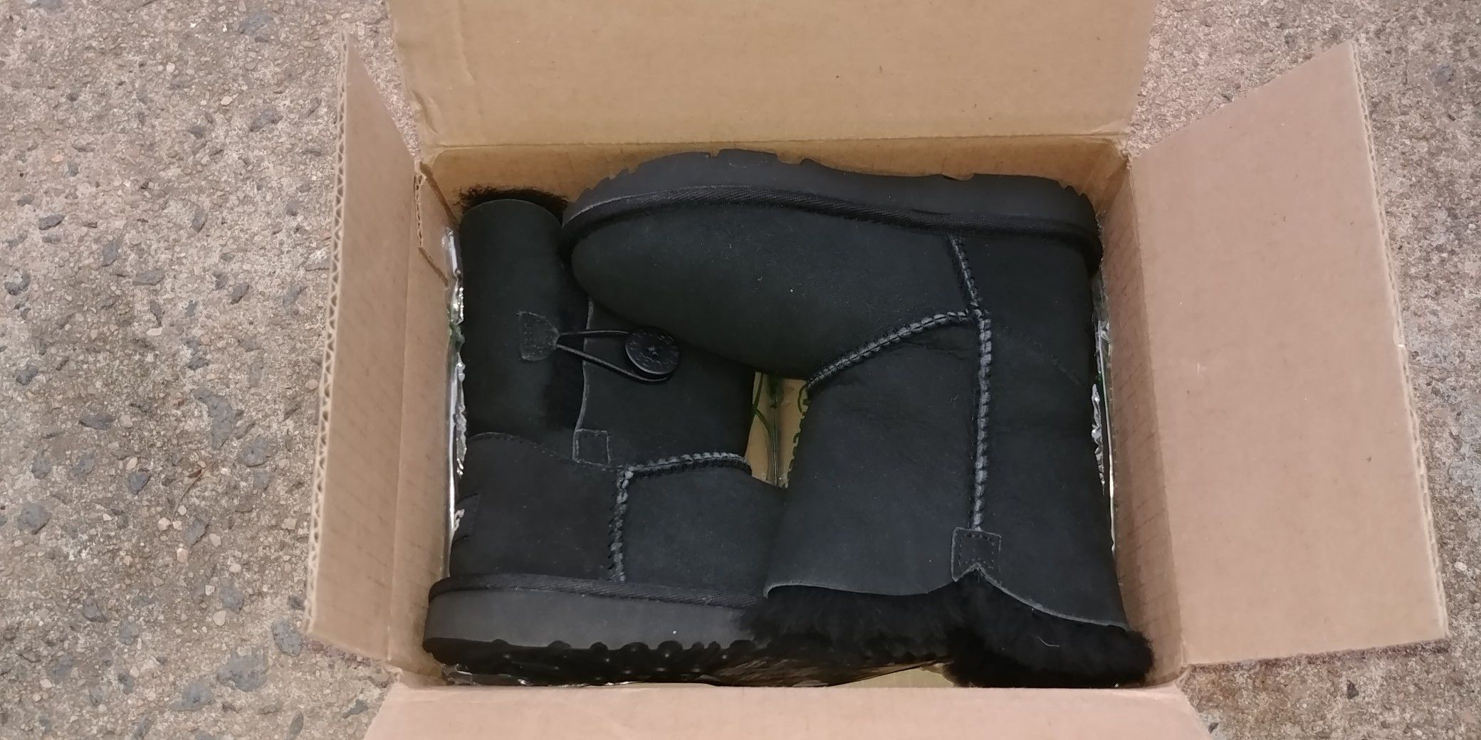 Toddler uggs boots size 11