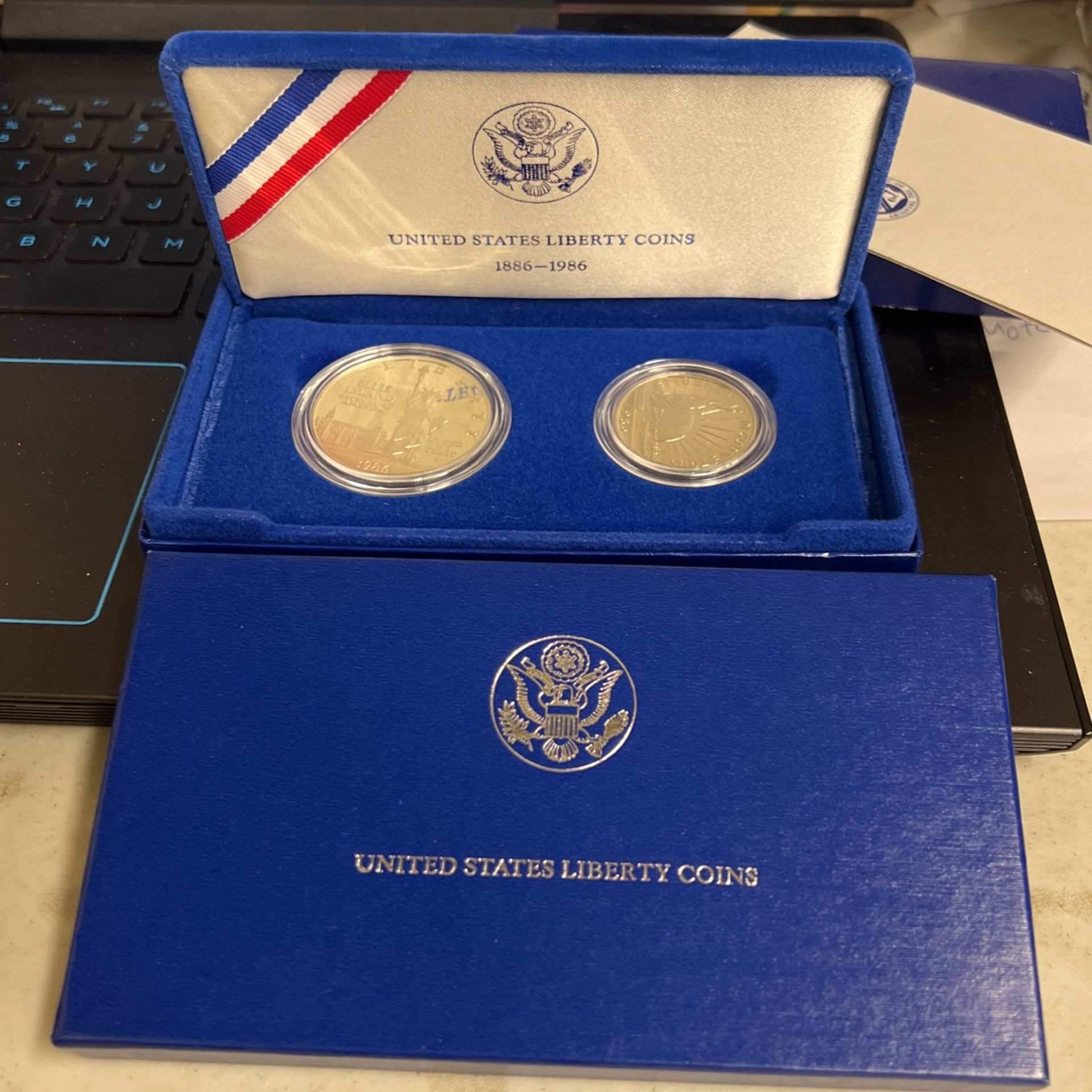 United States Liberty Coin Set - Silver Dollar 