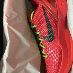 BRAND NEW NIKE KOBE 6 REVERSE GRINCH MEN’S SIZE 10