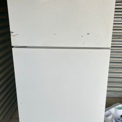 Whirlpool Refrigerator with IceMaker