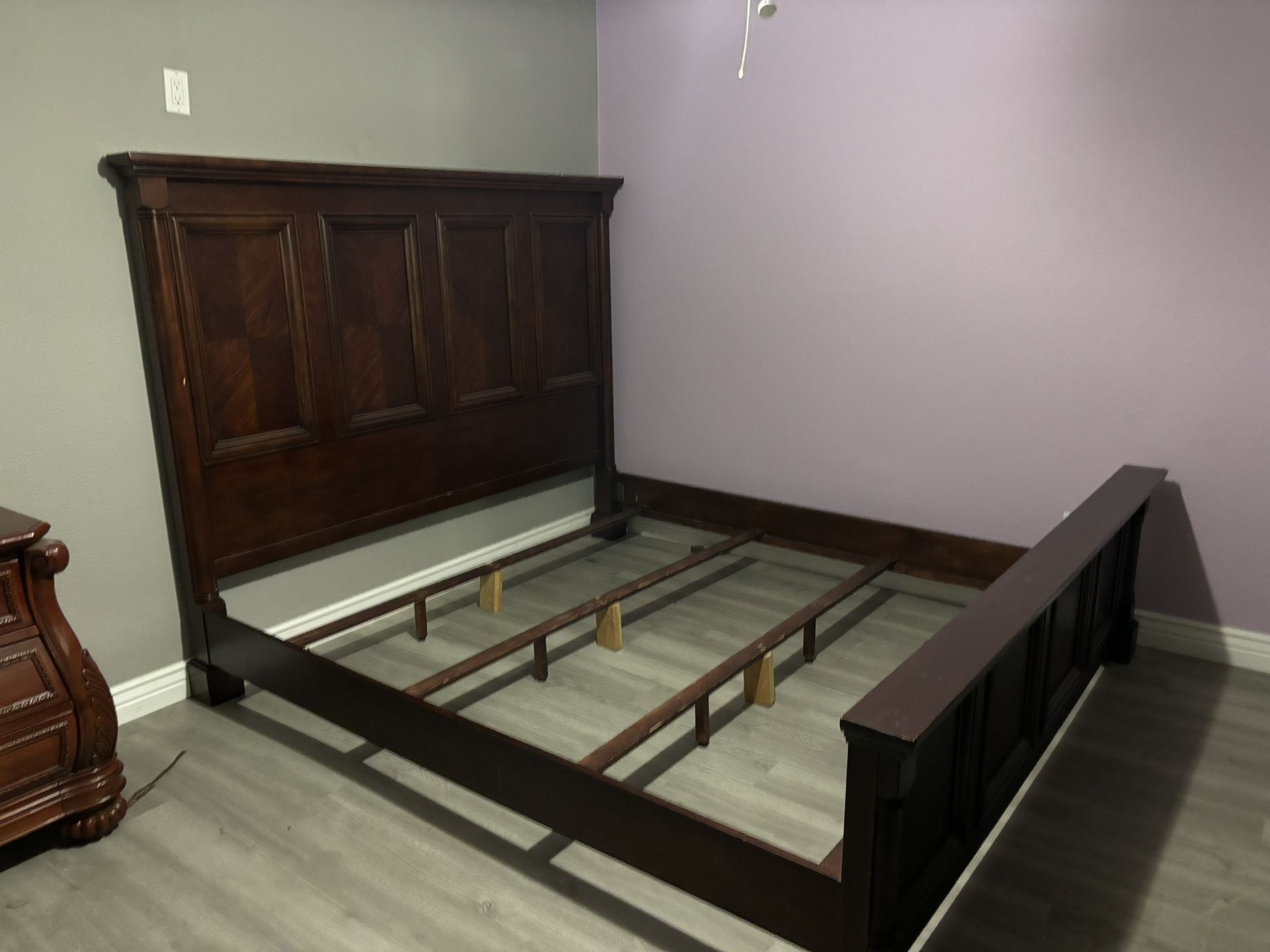 King Sized Bedroom Set