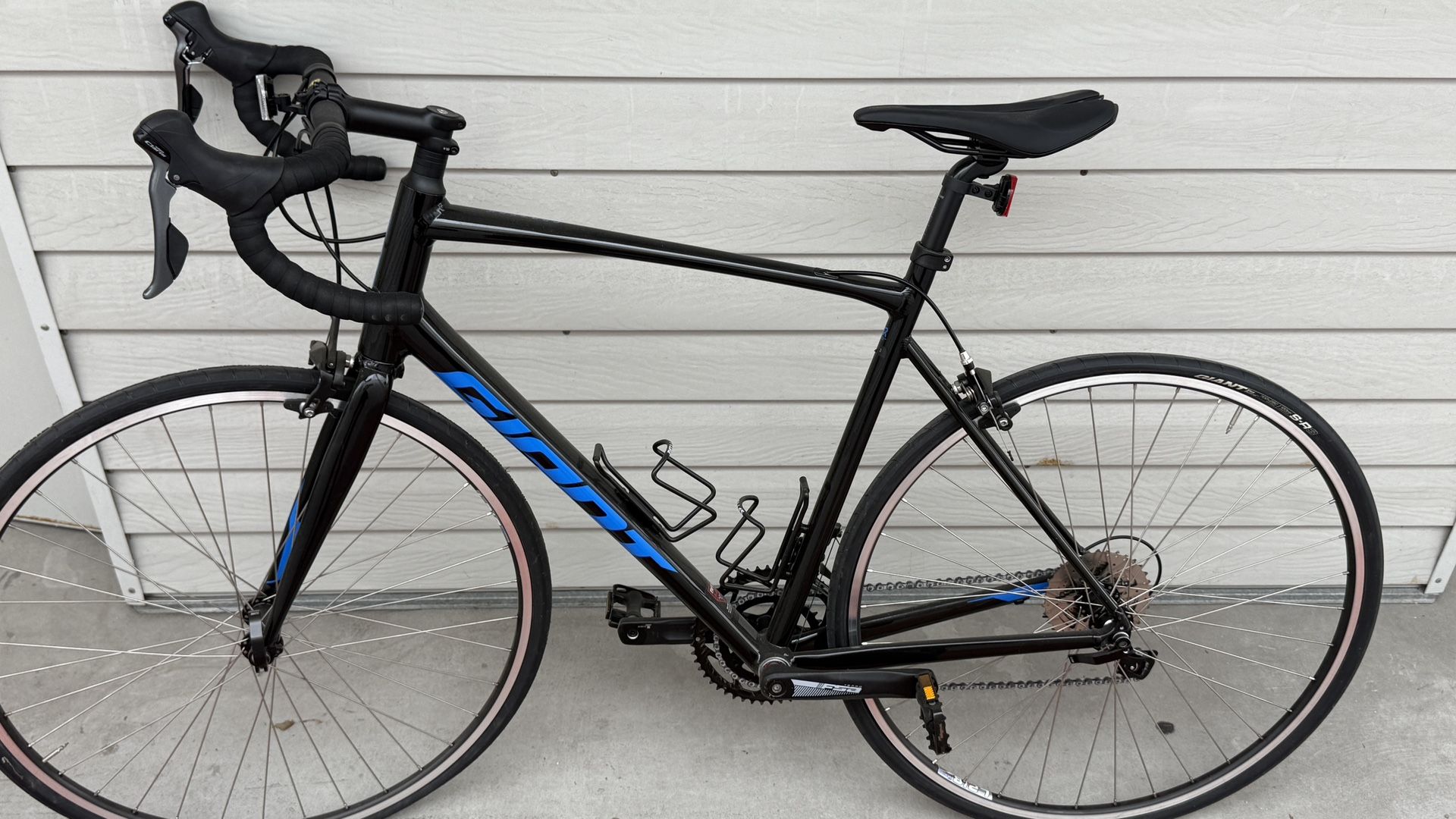 Giant Contend 3 Bike Large Blue and Black