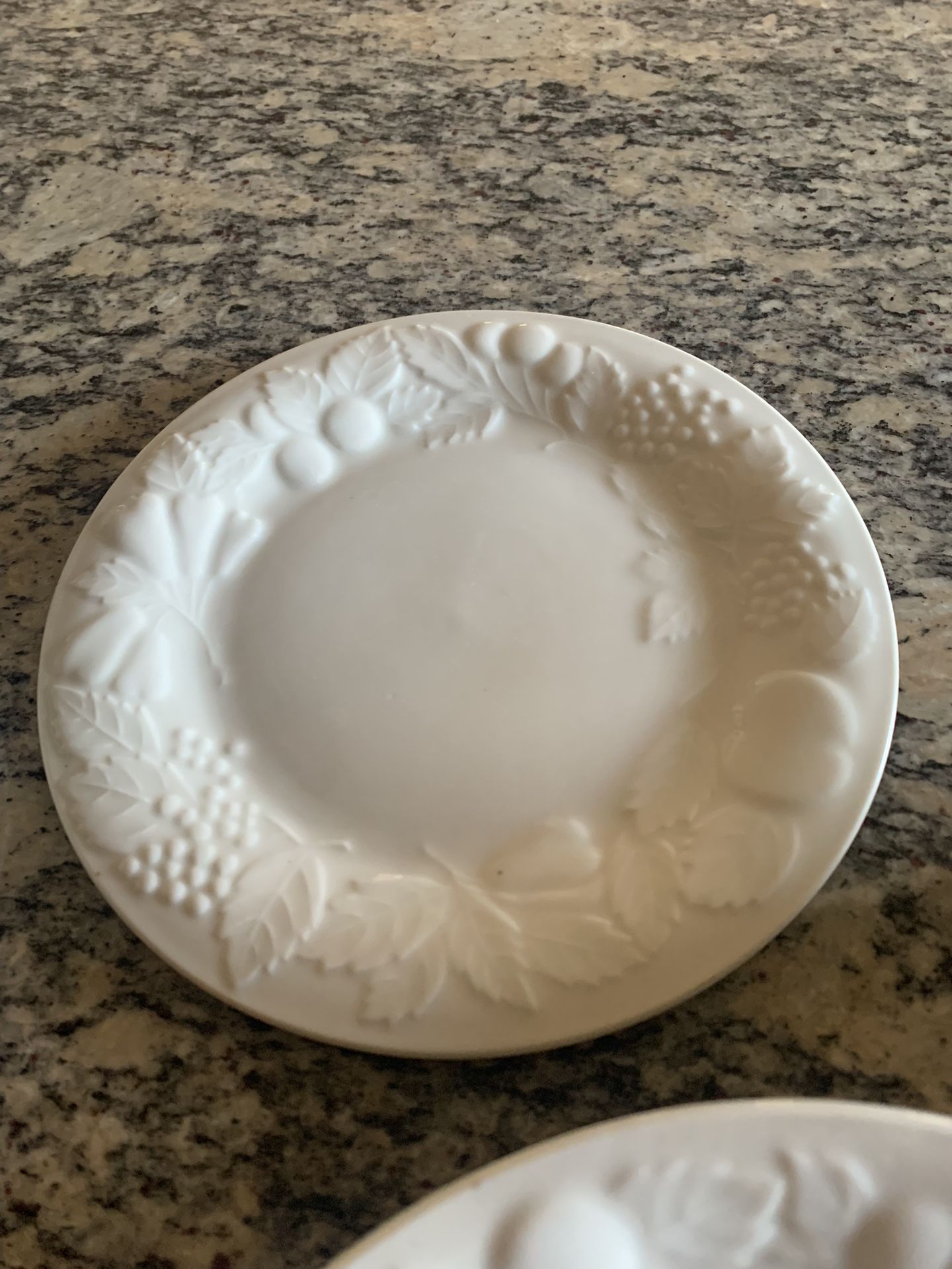All12$ White 5 Bowl And 9/10 Small plates
