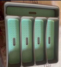 Spoon container $5 good condition.