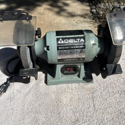 Delta Thin Line 6” Bench Grinder-23-660- Clean, Newer Grinding Wheels, Clear Safety Shields, 3450 RPM