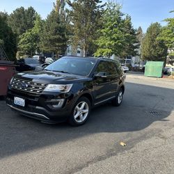 2017 Ford Explorer Xlt  Awd 