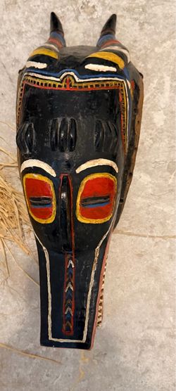 Large Hand-Carved African Tribal Wood Mask – Decorative Wall Art
