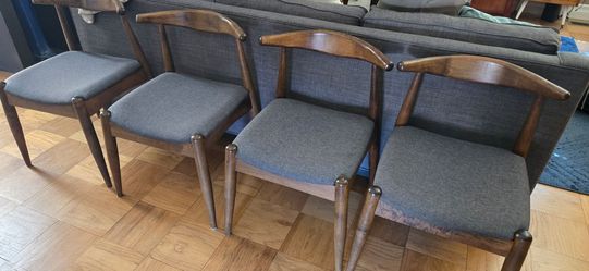 4 Dining chairs