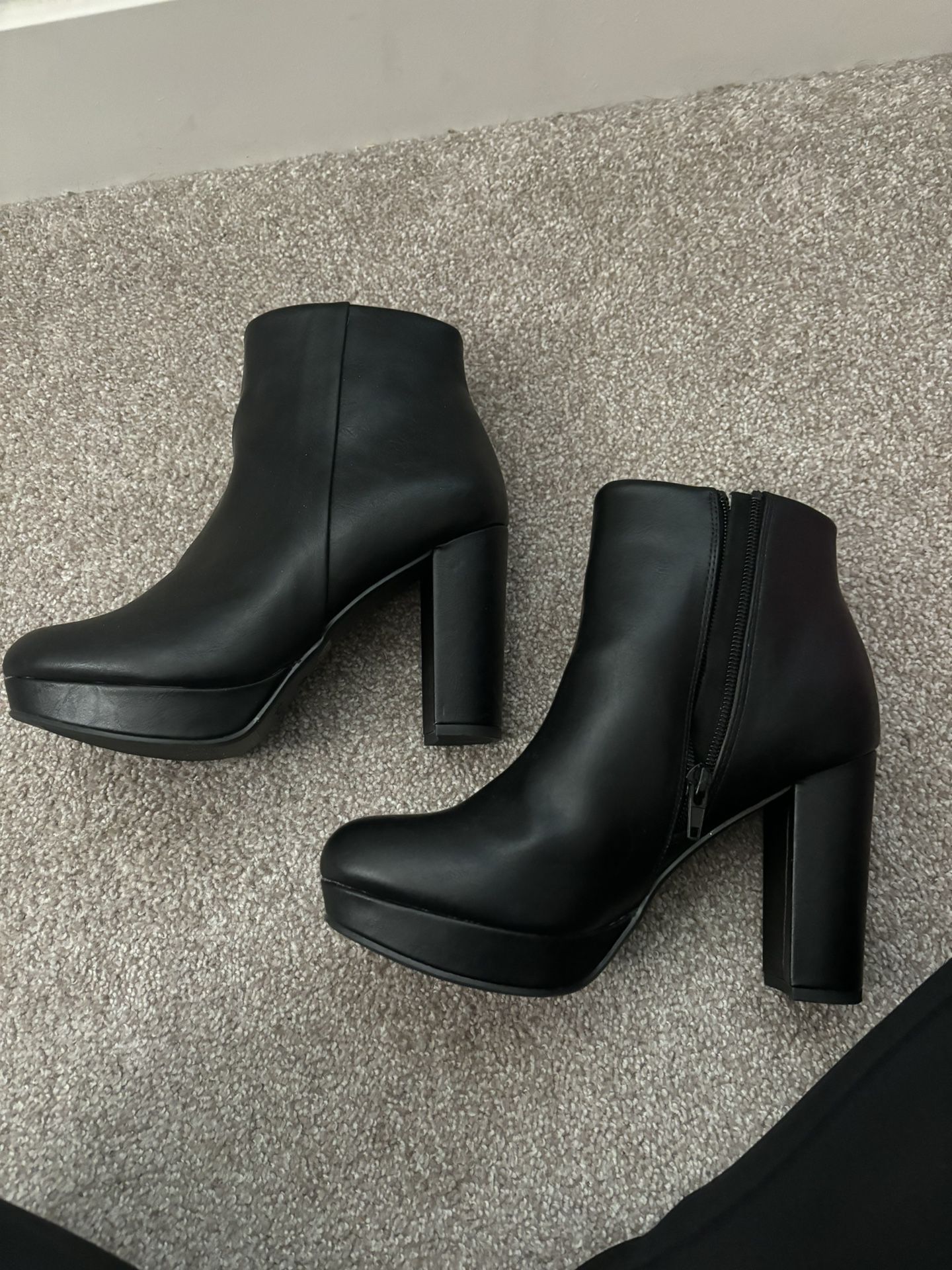  Black Heel Boots 
