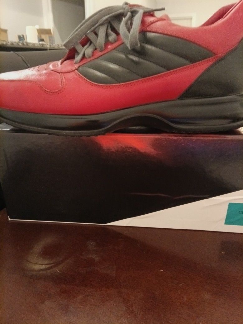 Men's Shoes Size 11.5