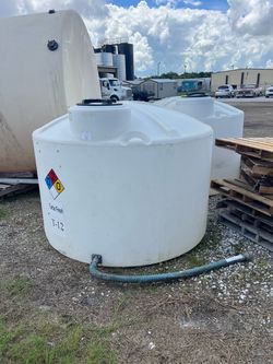 1550 gallon chemical tanks