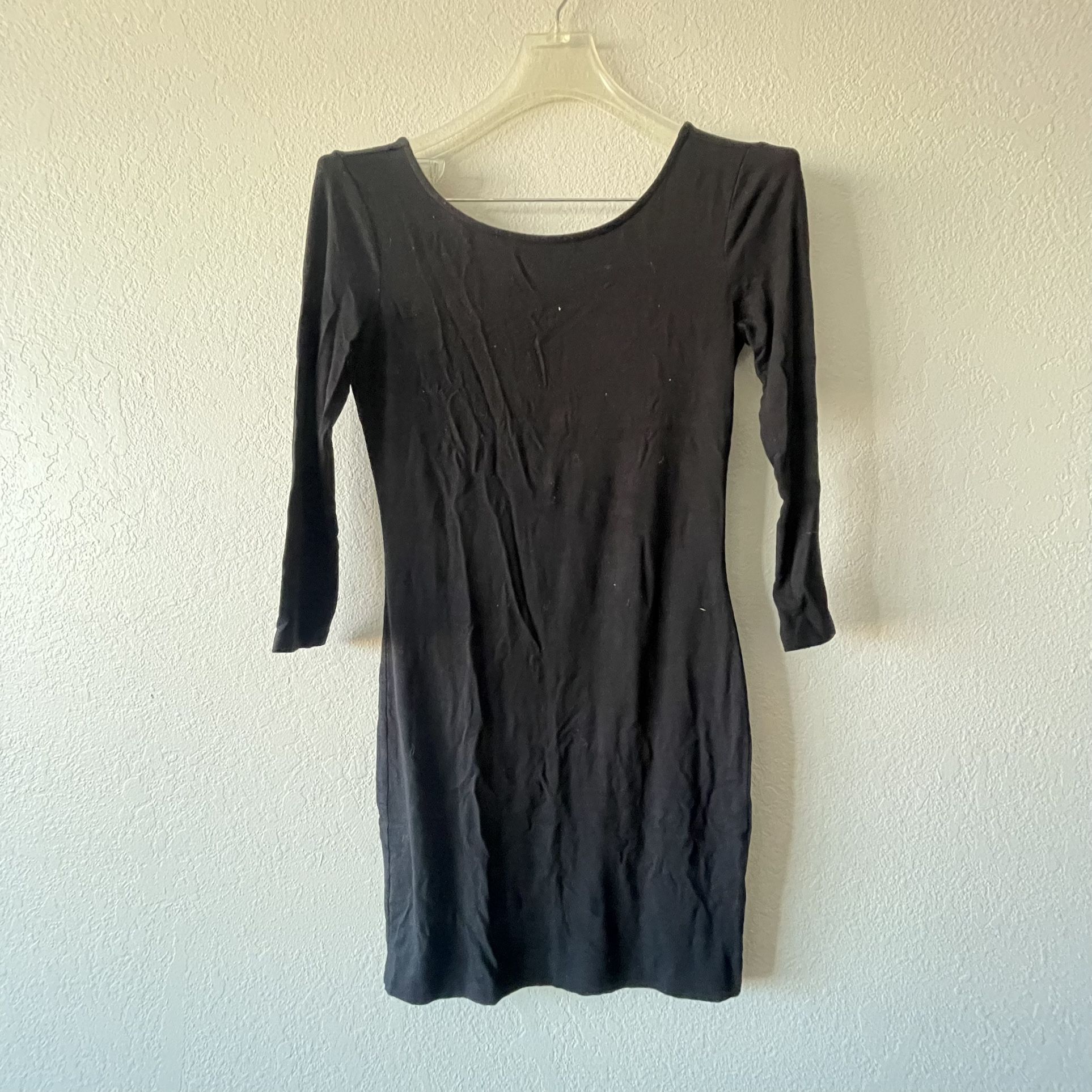 Forever 21, Women’s Black Stretchy Open Back 3/4 Sleeve Mini Dress, Size M