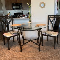 Sturdy Dining Set