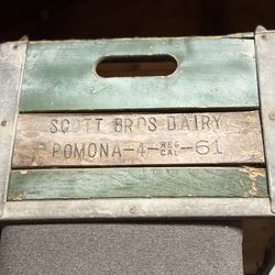 🥛 Vintage Scott Bros Dairy Milk Crate – Pomona, California – 1940s–50s Wood & Metal – Rustic Farmhouse Decor
