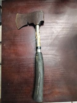 Vintage Carpenter's Hatchet with Nail Puller