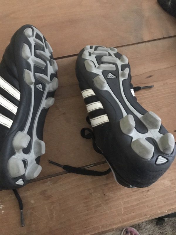 Boys soccer shoes w/ shin pads