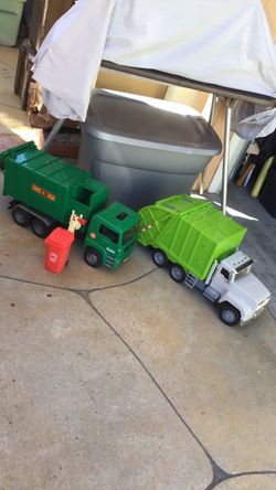 Big scale collectible rubbish trucks