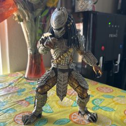 Predator Action Figure Statue