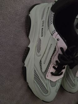Steve madden sneakers womens size 8