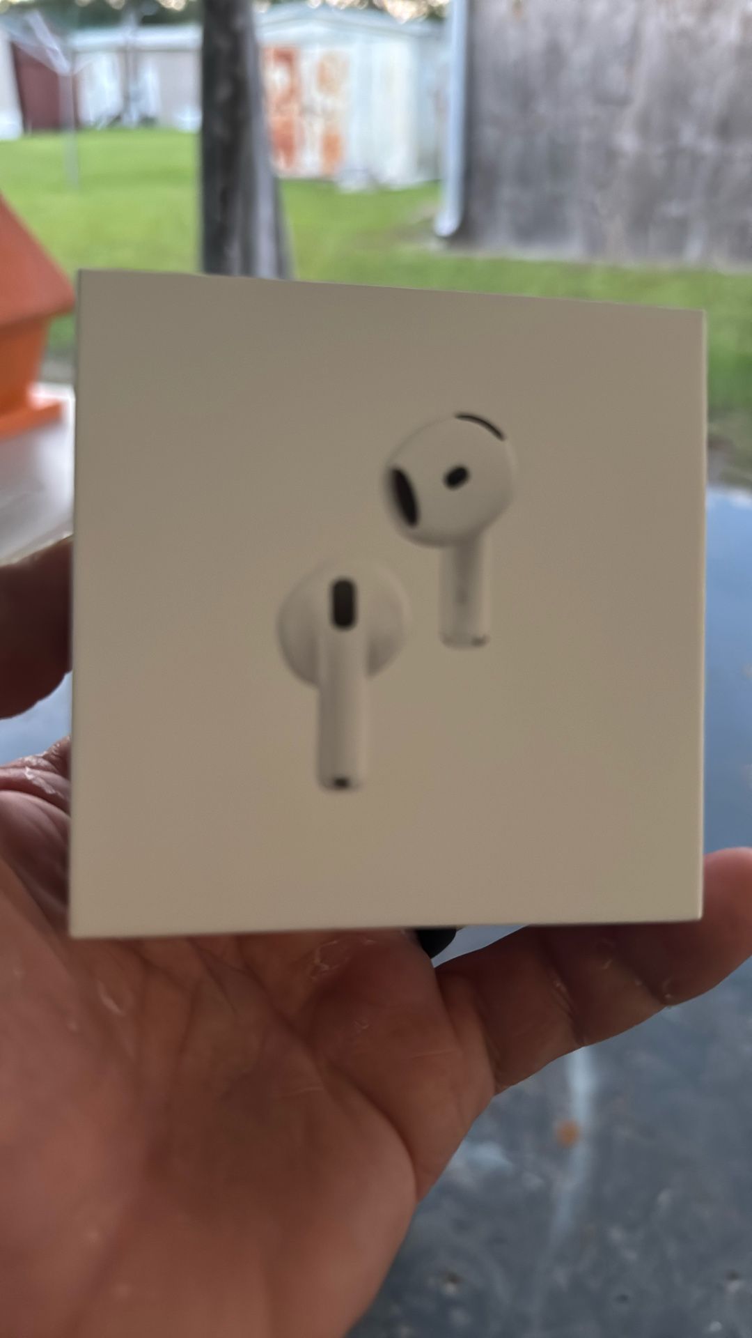 AirPods 4 Active noise cancellation