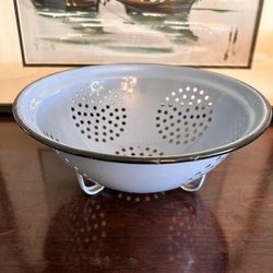 Vintage Primitive Farmhouse Kitchen Blue Gray Enamel Graniteware Colander Strainer