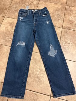Women’s Levi’s straight legs size 25
