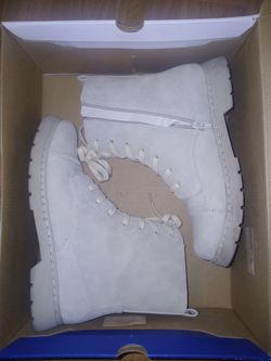 Size 7.5 womens boots