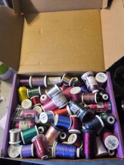 107 embroidery threads mixed. Some new some used will not separate.