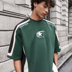 Green street style t-shirt 