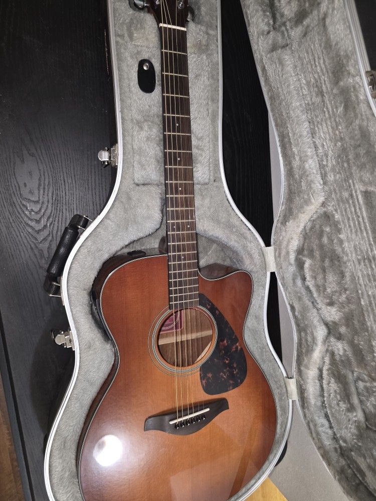 Yamaha FSX-700SC Guitar