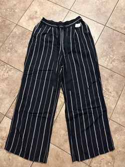 Women’s new with tags pants size medium