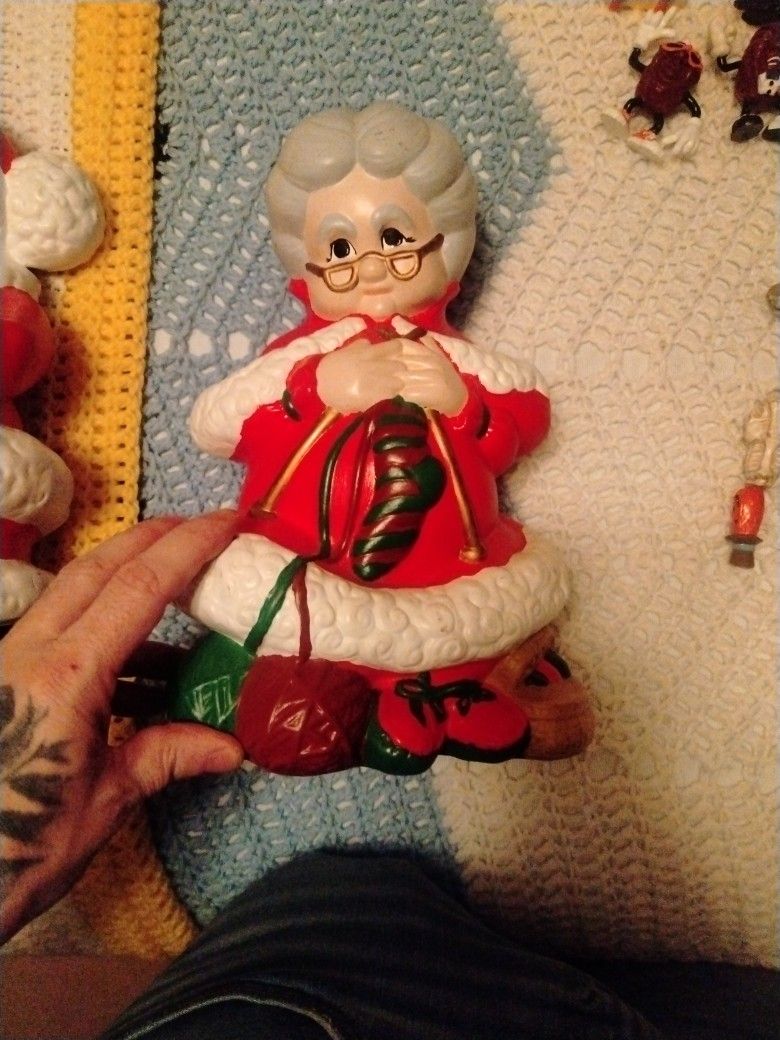 1980 Ceramic Santa Clause And Ms. Clause