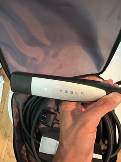 Tesla Gen 2 Mobile Connector Charger + Carrying Case