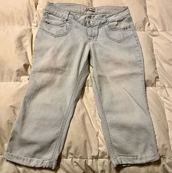 Gently Used LEI Jean Cuffed Capris Size 12