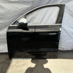 2016 Porsche Macan Left Front Door 