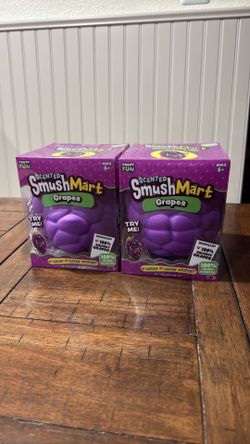 SmushMart Scented Grapes Squishy