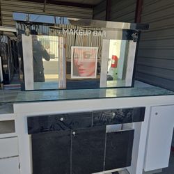 Makeup Bar