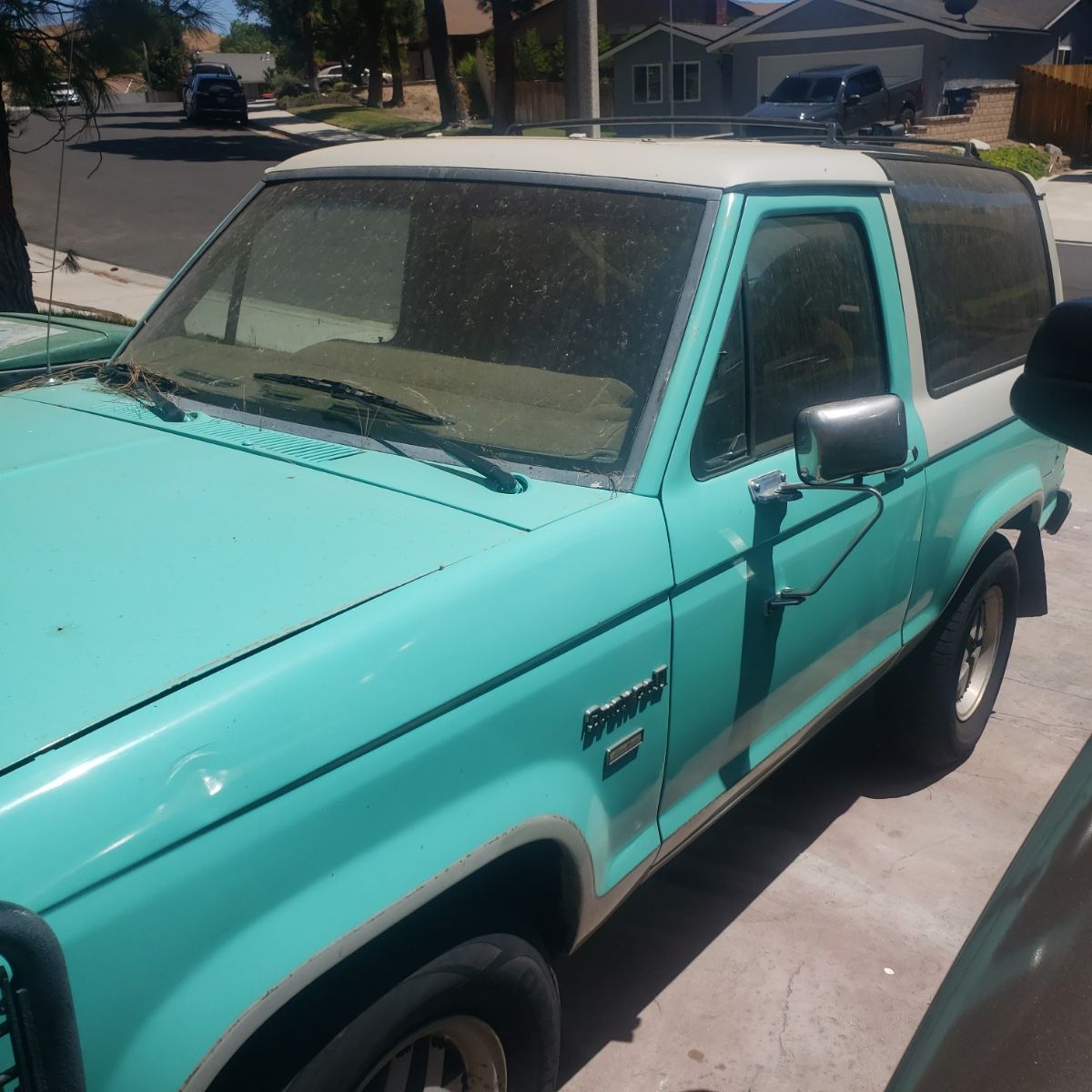 1987 Ford Bronco Manual transmission for Sale in Canyon Country, CA