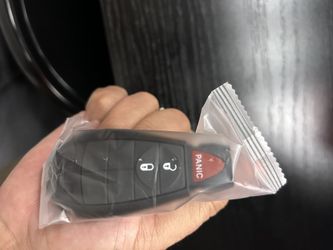 New Remote For 09 To 12 Dodge Ram 1500 ,2500 Asking 60$ And Includes Its Přoğrammìng In Price Already !!