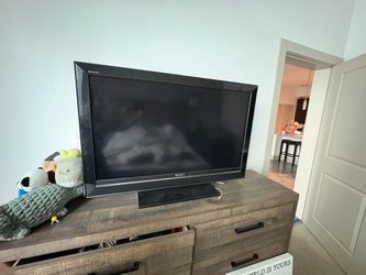Sony Bravia TV with Roku Included