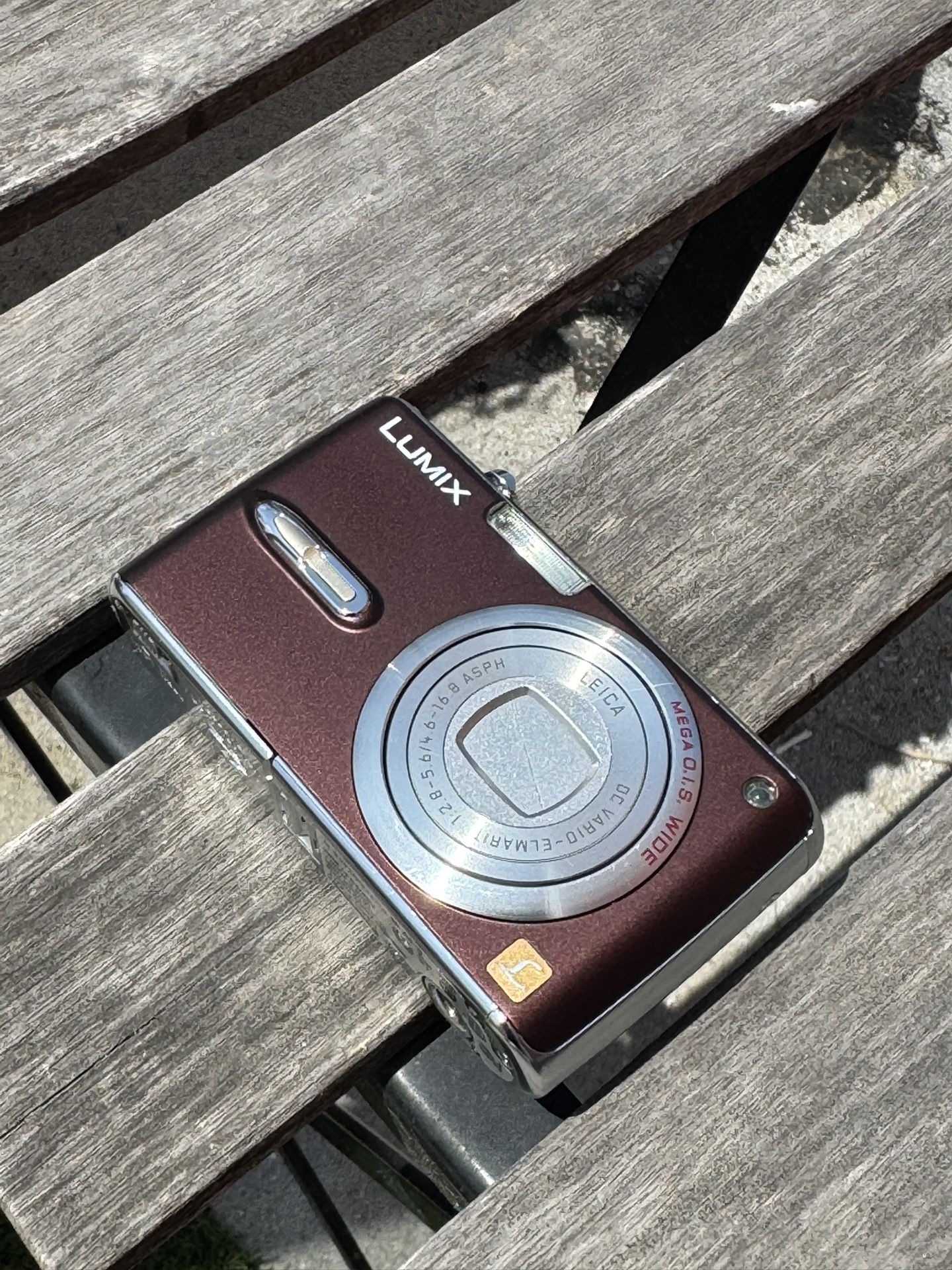 Vintage Panasonic Lumix Y2K Digicam - Leica Lens
