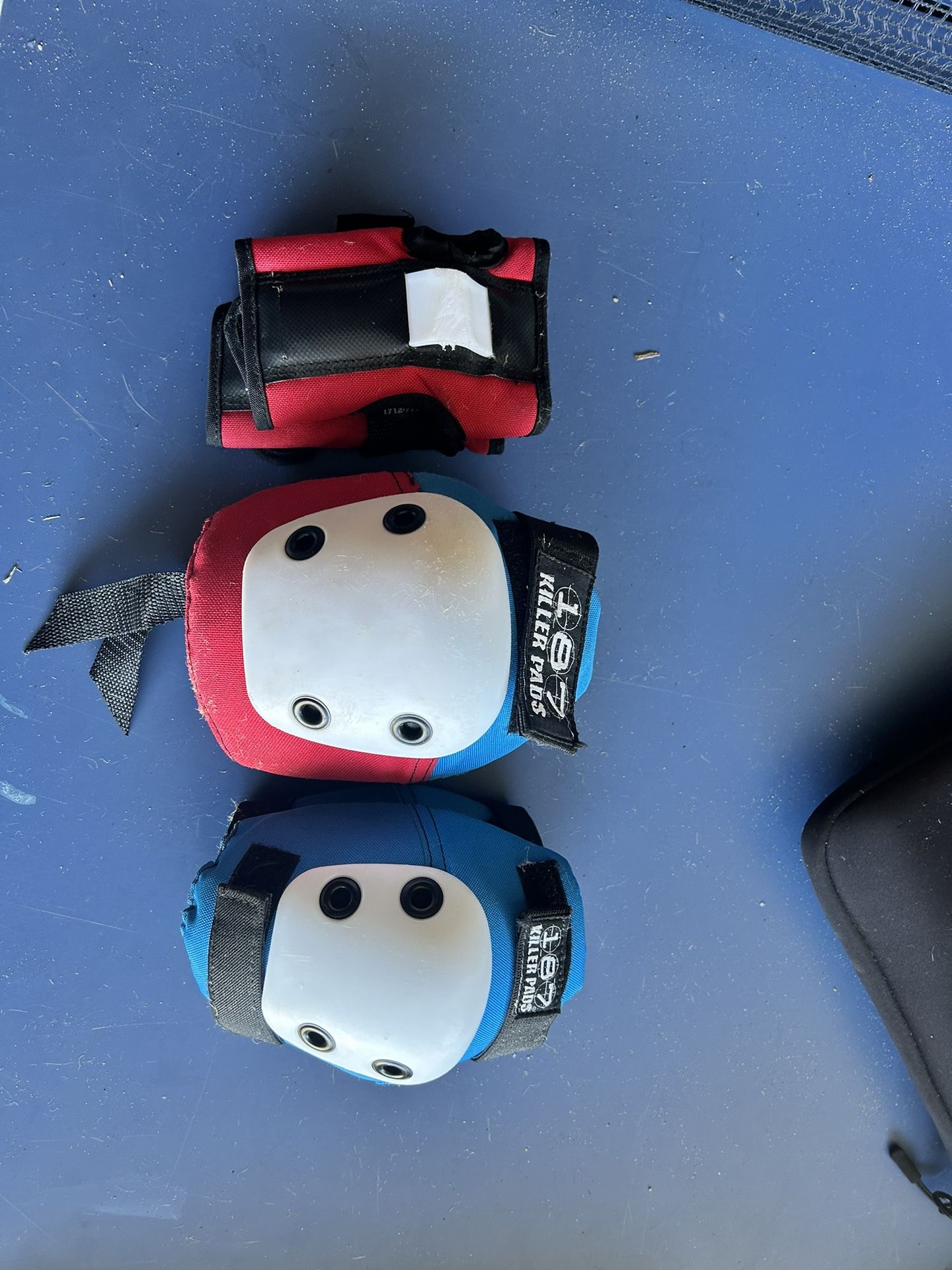 youth skateboard pads and wristguards