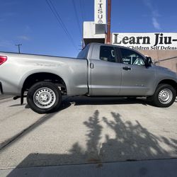 Tundra Rims And Tires $200