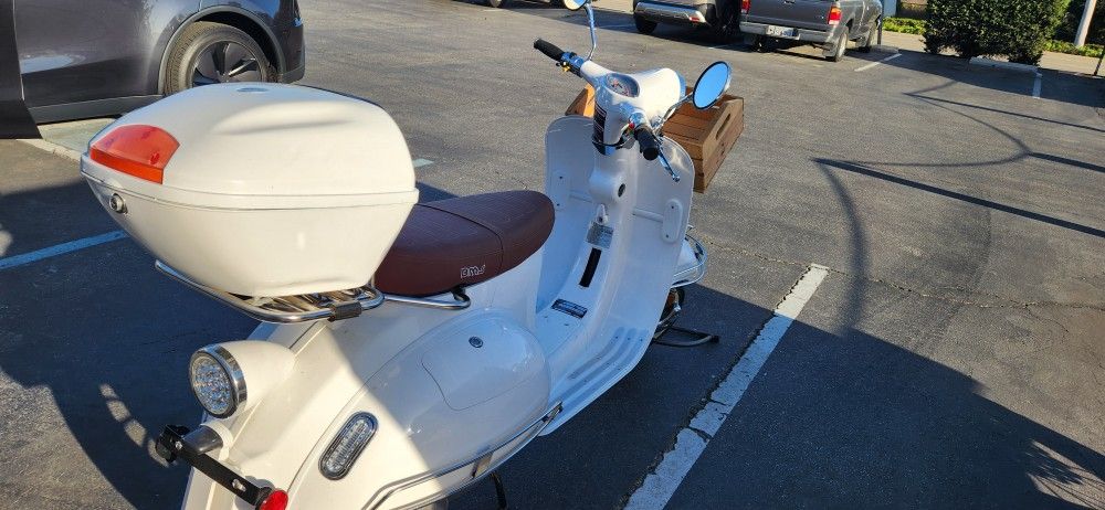 BMS scooter Chelsea 150cc 60 Miles